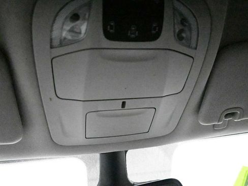 Used 2023 Chrysler Pacifica Touring-L FWD image 24