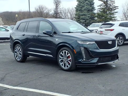 Used 2024 Cadillac XT6 Sport w/ Technology Package AWD/4WD image 3