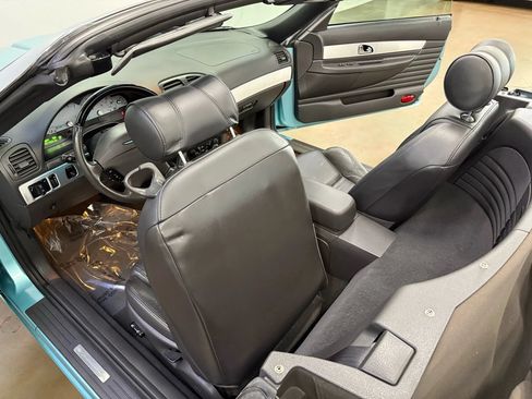 Used 2002 Ford Thunderbird RWD image 17