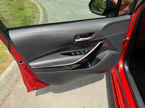 Used 2019 Toyota Corolla XSE FWD image 15