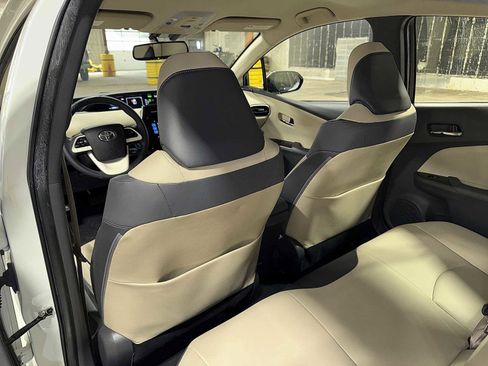 Certified 2016 Toyota Prius Four image 27