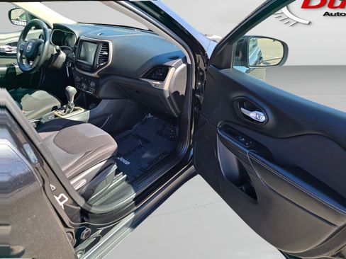 Used 2016 Jeep Cherokee Latitude FWD image 27