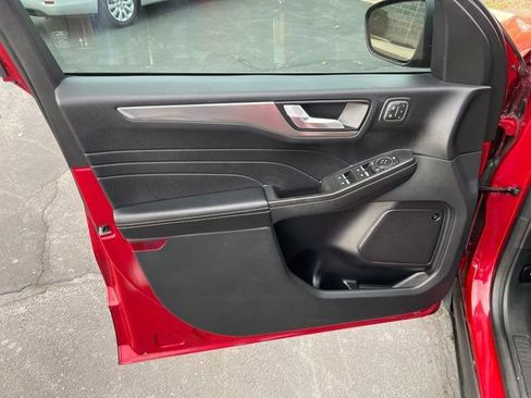 Used 2021 Ford Escape Titanium w/ Class II Trailer Tow Package image 14