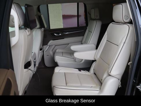 Used 2023 GMC Yukon XL Denali w/ Advanced Technology Package AWD/4WD image 14