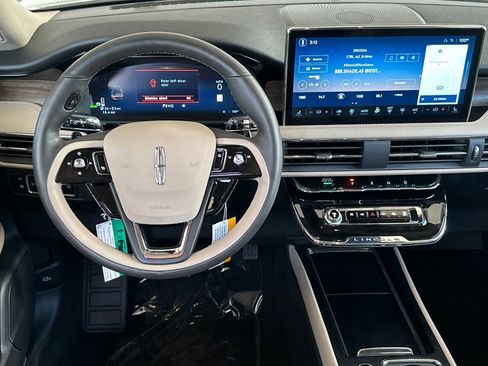 New 2025 Lincoln Corsair Grand Touring image 13