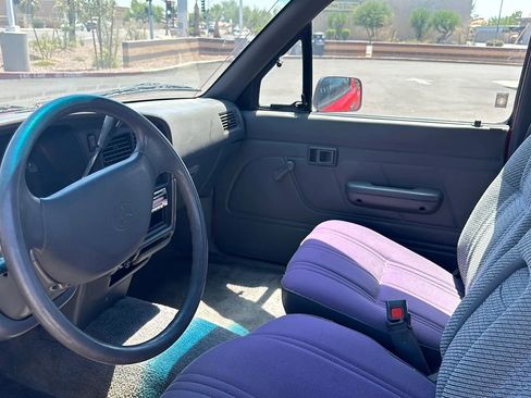Used 1994 Toyota Pickup DX image 33