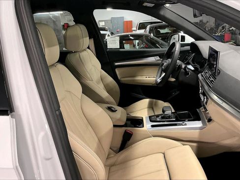 Used 2025 Audi Q5 2.0T Premium w/ Convenience Plus Package image 10
