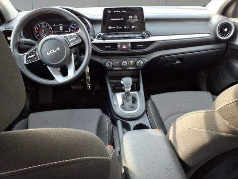 Used 2023 Kia Forte LXS w/ LXS Technology Package image 4