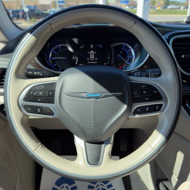 Used 2021 Chrysler Pacifica Limited FWD image 19