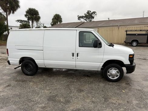 Used 2010 Ford E-150 and Econoline 150 image 3