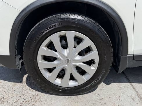 Used 2020 Nissan Rogue S FWD image 9