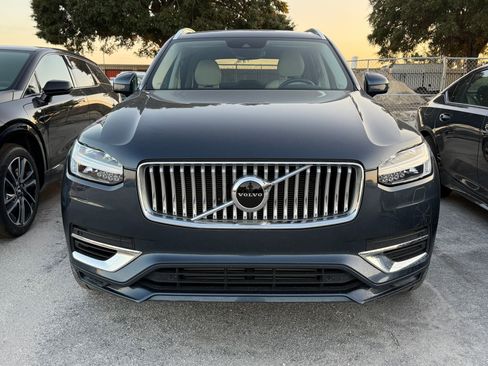 Used 2021 Volvo XC90 T8 Inscription w/ Protection Package Premier image 3