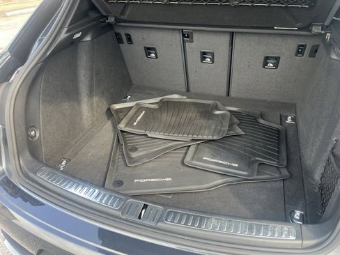 Used 2018 Porsche Macan image 33