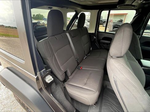Used 2023 Jeep Wrangler Willys image 16
