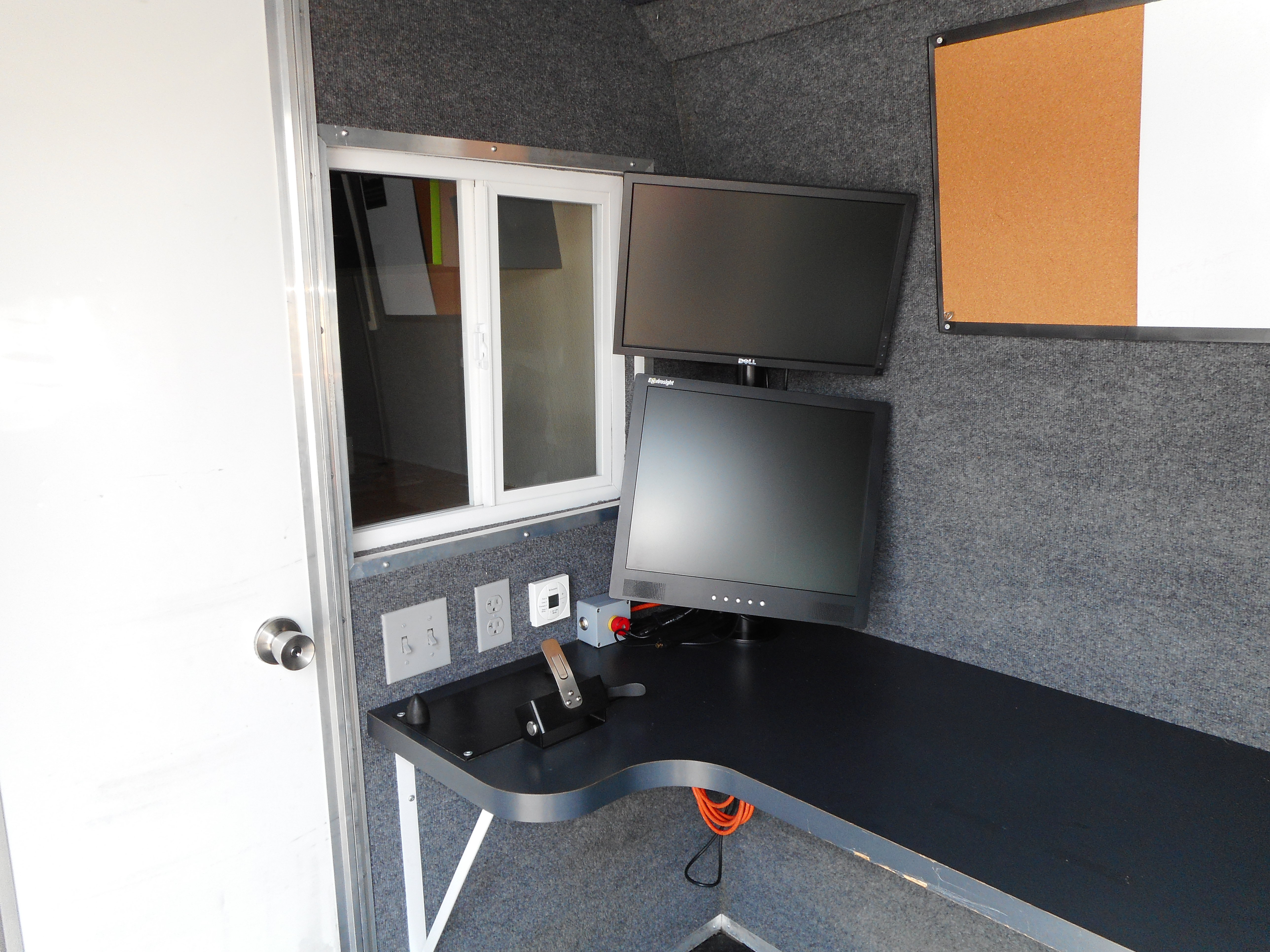Used 2014 Freightliner Sprinter 2500 RWD image 18