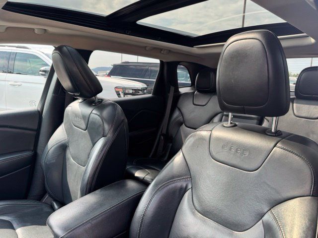 Used 2016 Jeep Cherokee Limited AWD/4WD image 23