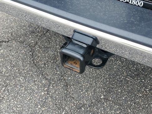 Used 2024 GMC Sierra 1500 SLT image 8