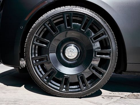 Used 2024 Rolls-Royce Ghost Base image 3