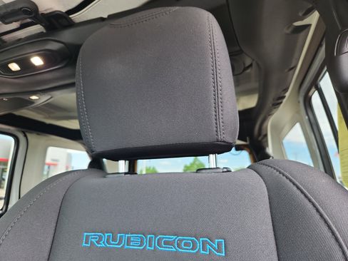 Used 2024 Jeep Wrangler Unlimited Rubicon 4xe AWD/4WD image 11