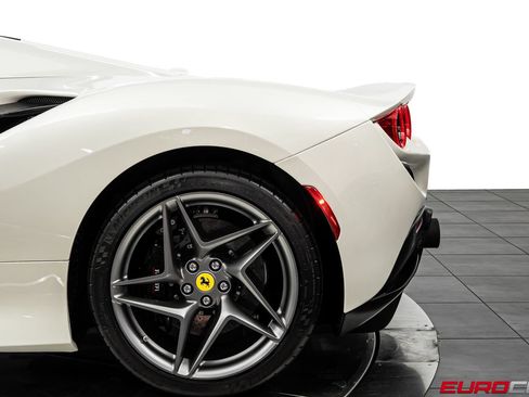 Used 2023 Ferrari F8 Tributo RWD image 20