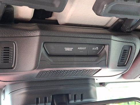 Used 2025 Jeep Wrangler Unlimited Sahara AWD/4WD image 32