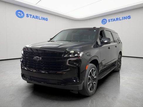 Certified 2023 Chevrolet Suburban RST w/ Luxury Package AWD/4WD image 2