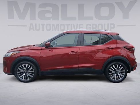 Used 2023 Nissan Kicks SV FWD image 2