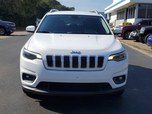 Used 2019 Jeep Cherokee Latitude w/ Popular Appearance Group image 2