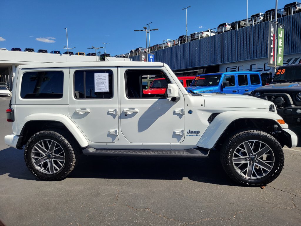 Used 2024 Jeep Wrangler High Altitude AWD/4WD image 32