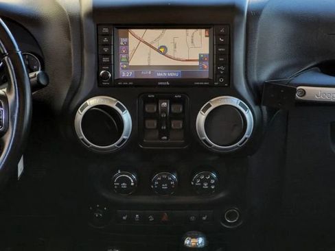 Used 2014 Jeep Wrangler Unlimited Rubicon w/ Dual Top Group AWD/4WD image 26