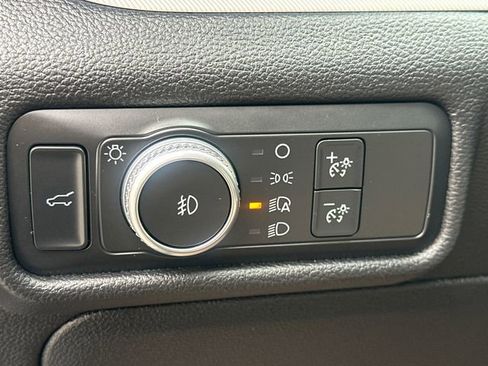 Used 2020 Ford Explorer XLT w/ Equipment Group 202A image 27