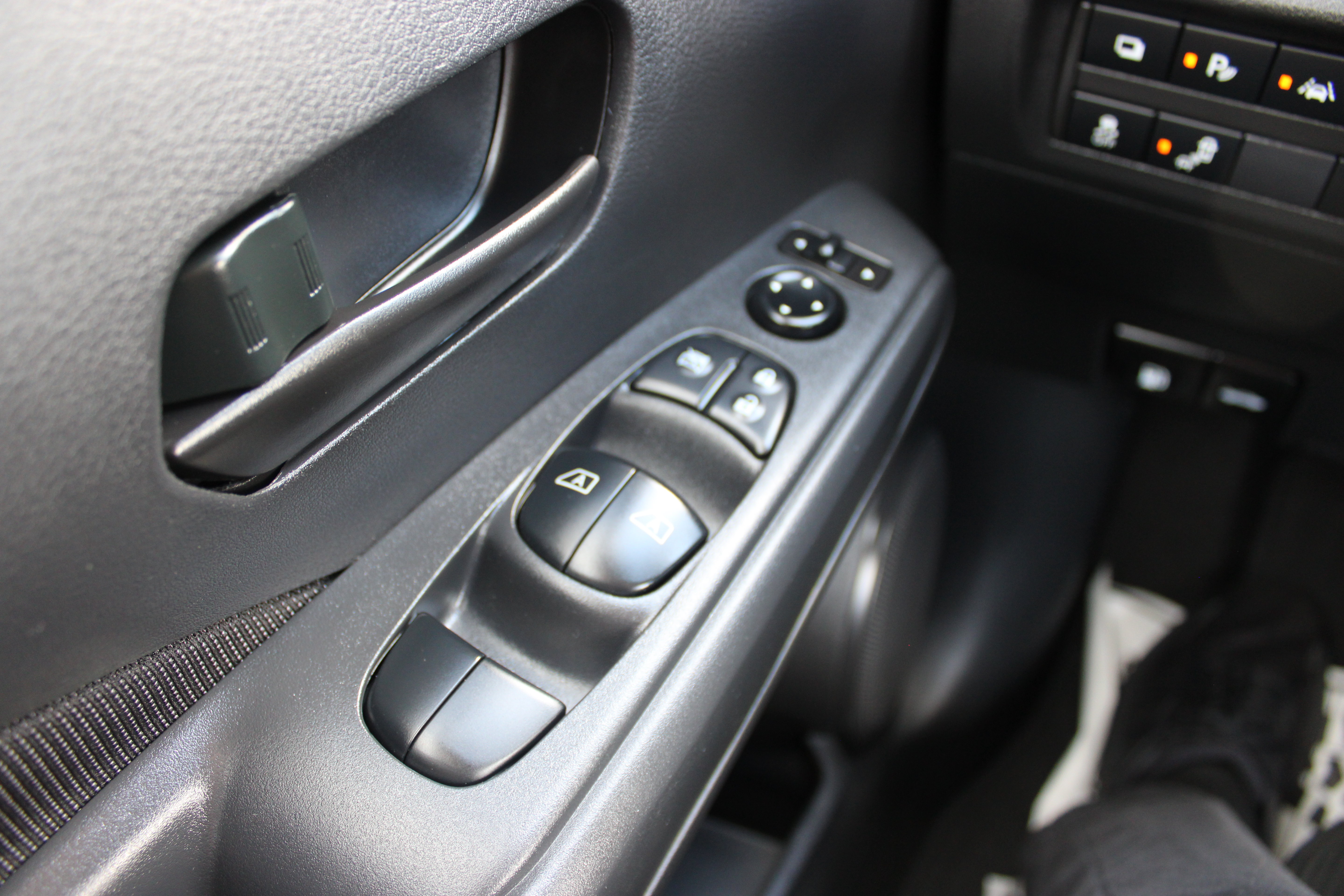 Certified 2024 Nissan Kicks S FWD image 23