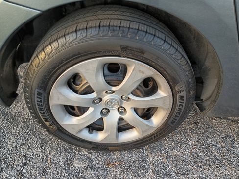 Used 2013 MAZDA MAZDA3 i SV w/ Convenience Pkg image 39