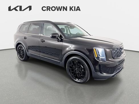 Certified 2022 Kia Telluride EX w/ EX Premium Package AWD/4WD image 3