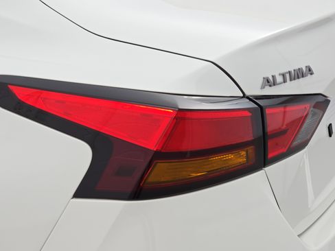 New 2025 Nissan Altima 2.5 SR w/ SR Premium Package image 34