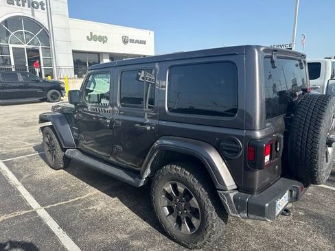 Used 2018 Jeep Wrangler Unlimited Sahara AWD/4WD image 3