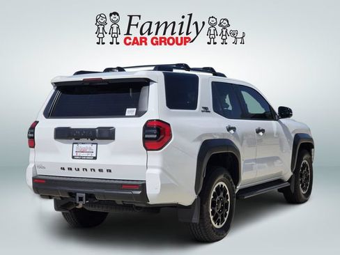 Used 2025 Toyota 4Runner TRD Off-Road Premium AWD/4WD image 4