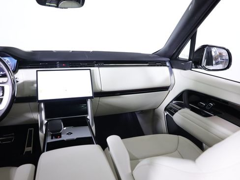 Used 2024 Land Rover Range Rover Long Wheelbase SE AWD/4WD image 43