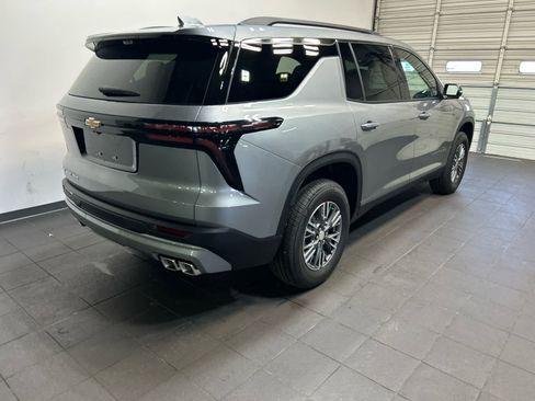 New 2026 Chevrolet Traverse LT w/ Driver Confidence Package AWD/4WD image 3