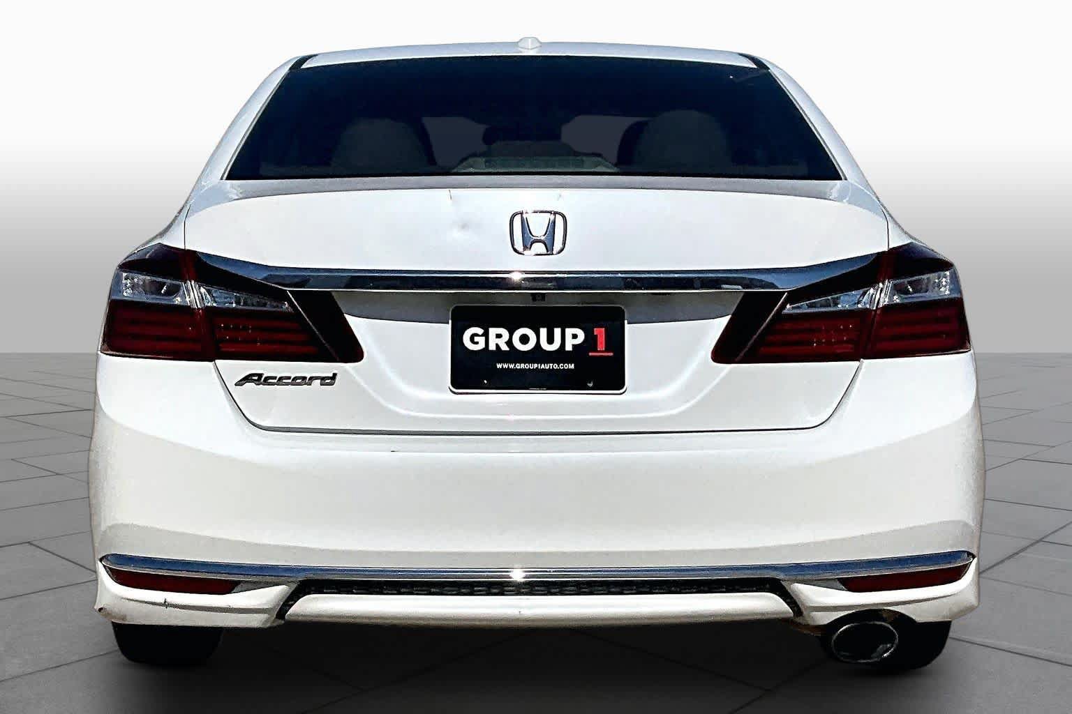 Used 2017 Honda Accord EX image 5