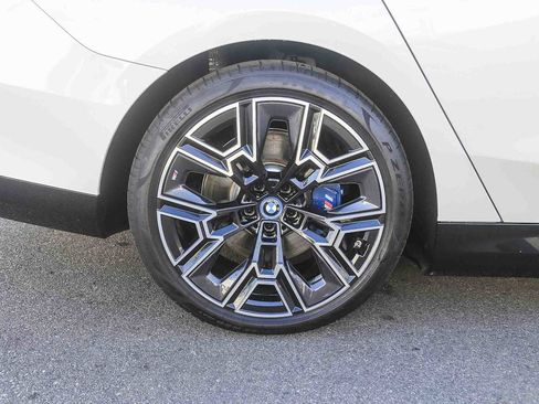 Used 2025 BMW i5 eDrive40i w/ M Sport Package image 8