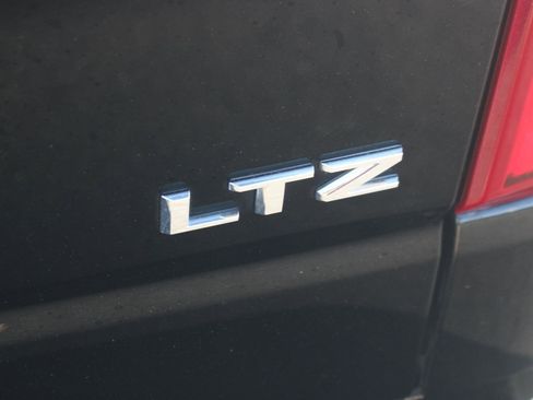 Used 2023 Chevrolet Silverado 1500 LTZ w/ LTZ Convenience Package II AWD/4WD image 10