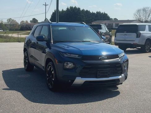 Certified 2021 Chevrolet TrailBlazer LT w/ LPO, Blackout Package image 3