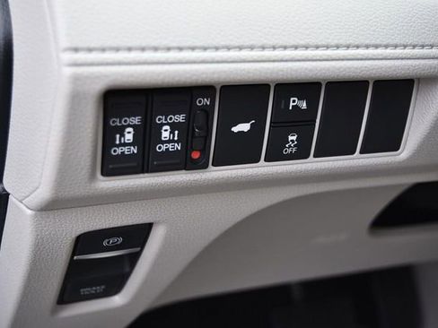 New 2026 Honda Odyssey Touring image 11