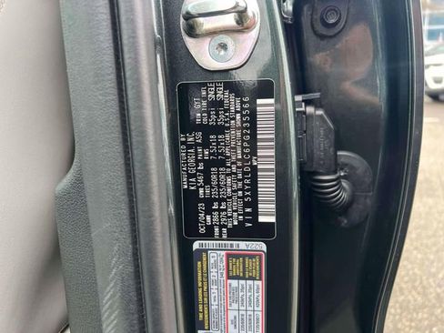 Used 2023 Kia Sorento S w/ Panoramic Sunroof Package AWD/4WD image 25