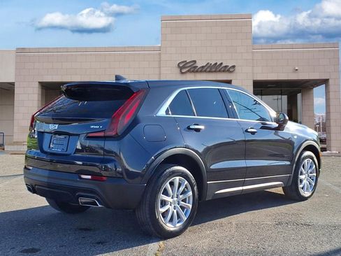 Certified 2023 Cadillac XT4 Luxury w/ Cold Weather Package image 5