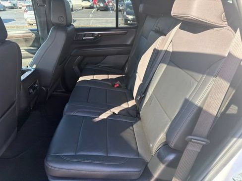 Used 2025 Chevrolet Tahoe LT AWD/4WD image 15