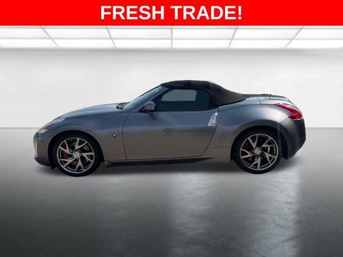 Used 2013 Nissan 370Z Touring w/ Sport Pkg RWD image 2