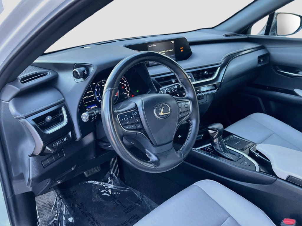 Used 2022 Lexus UX 200 w/ Accessory Package (Z1) FWD image 9