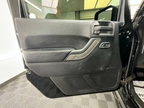 Used 2016 Jeep Wrangler Unlimited Sport AWD/4WD image 9